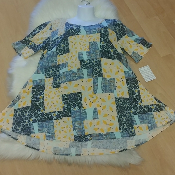 LulaRoe Patterned Blocked Perfect T Top - Picture 9 of 12